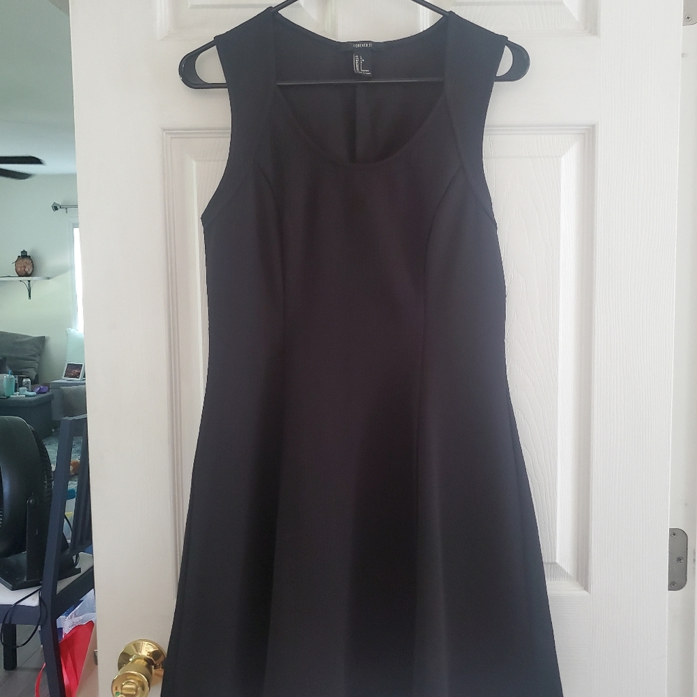 Forever 21 L Simple LBD